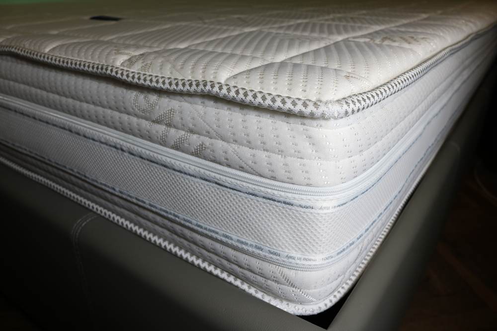 split foundation for memory foam mattress