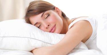 A cooling pillow is a pillow that naturally remains cool throughout the night – which means that you have no need to keep turning it around like you would any other pillow.